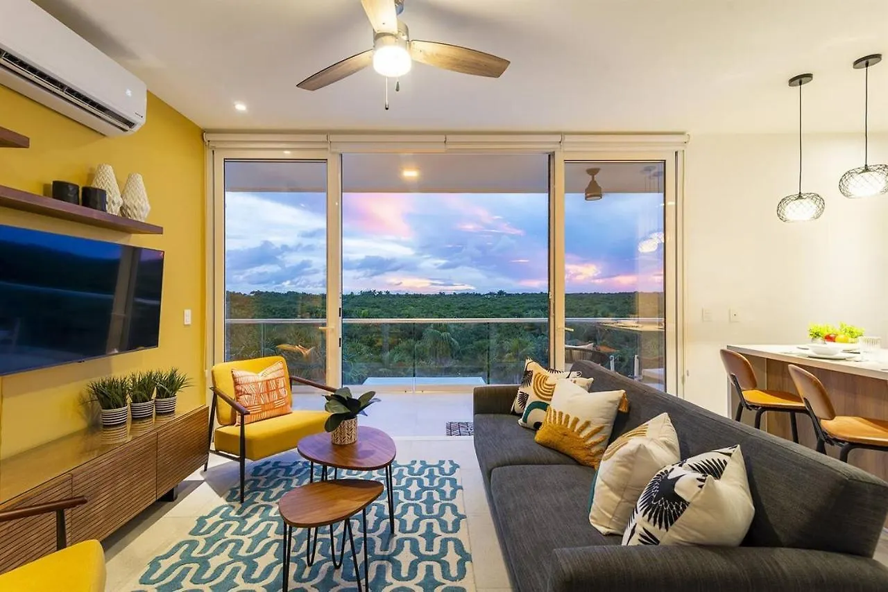 New Modern Beach + Jungle Penthouse Condo アクマル 0*,  メキシコ